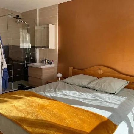 Skis Aux Pieds - 9 Personnes - * Val Thorens