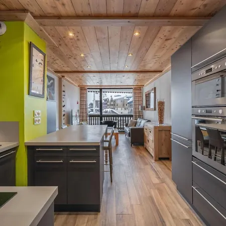 Skis Aux Pieds - 9 Personnes - * Val Thorens