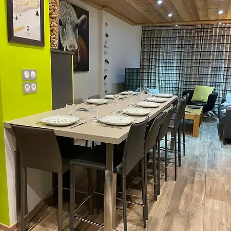 Skis Aux Pieds - 9 Personnes - *