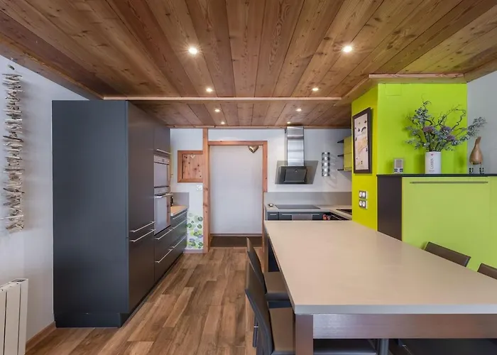 Daire Skis Aux Pieds - 9 Personnes -