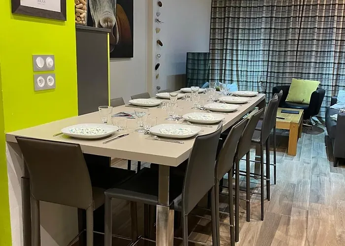 Skis Aux Pieds - 9 Personnes - *